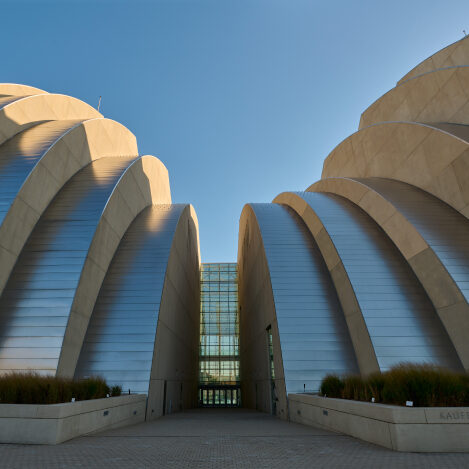 Kauffman Center for the Performing Arts – Ground-Level Glass & Glazing Engineering Glass Entryway by JEI Structural